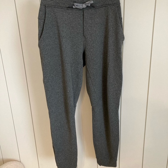 Lululemon Joggers size small - Picture 2 of 6